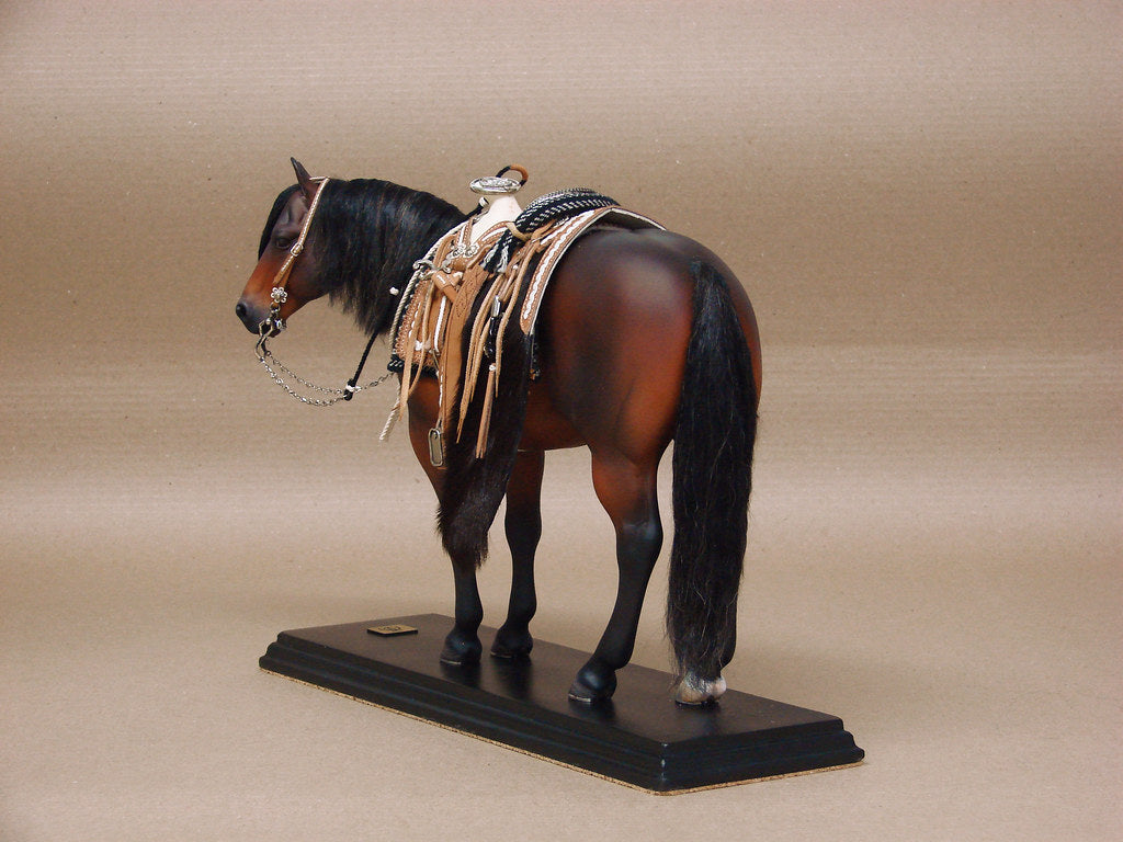 Cavalo Marrom Equipado